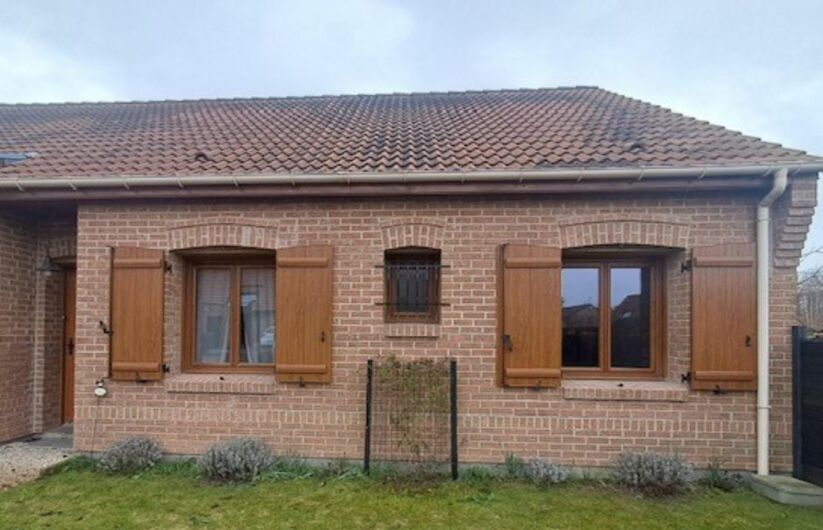 Volets battants PVC chêne doré