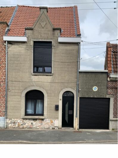 Une rénovation complète des menuiseries en Noir Profond pour un résultat à couper le souffle