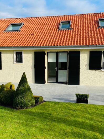 Pose de magnifiques volets battants aluminium noir profond modèle Cécilia