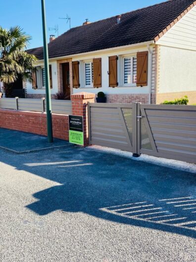 Portail, portillon et cloture aluminium gris beige