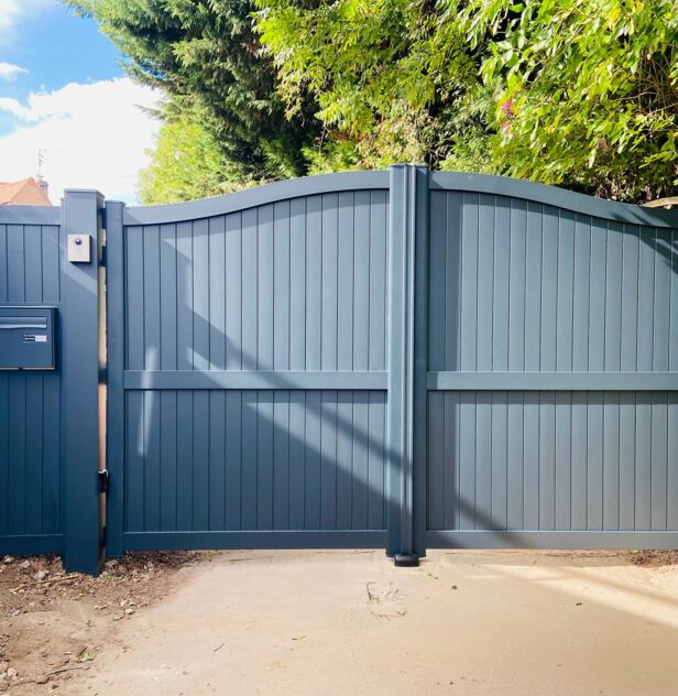 Installation d’un portail en aluminium motorisé