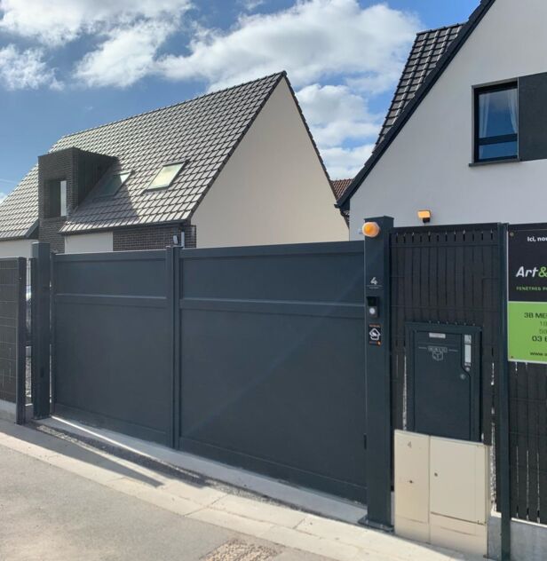 Portail coulissant motorisé aluminium modèle Meso