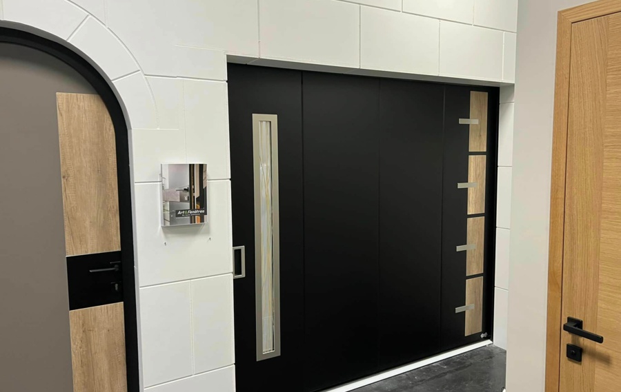 Porte de garage sectionnelle &agrave; refoulement lat&eacute;ral